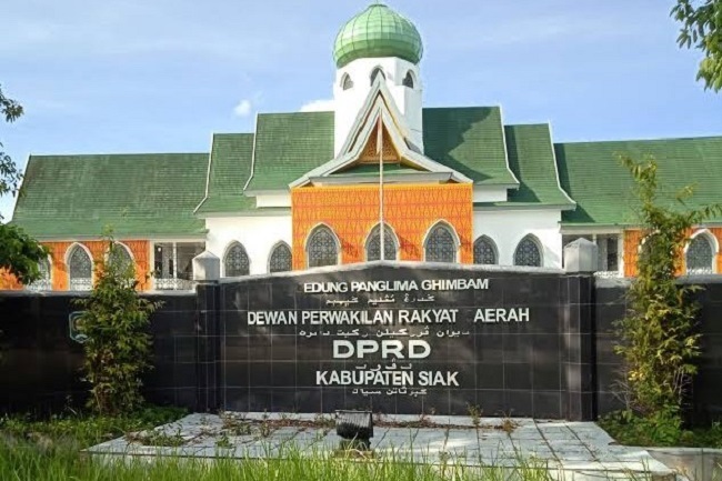 Dituding Rugikan Pihak Ketiga Atas Perjalan Dinas DPRD kabupaten Siak,